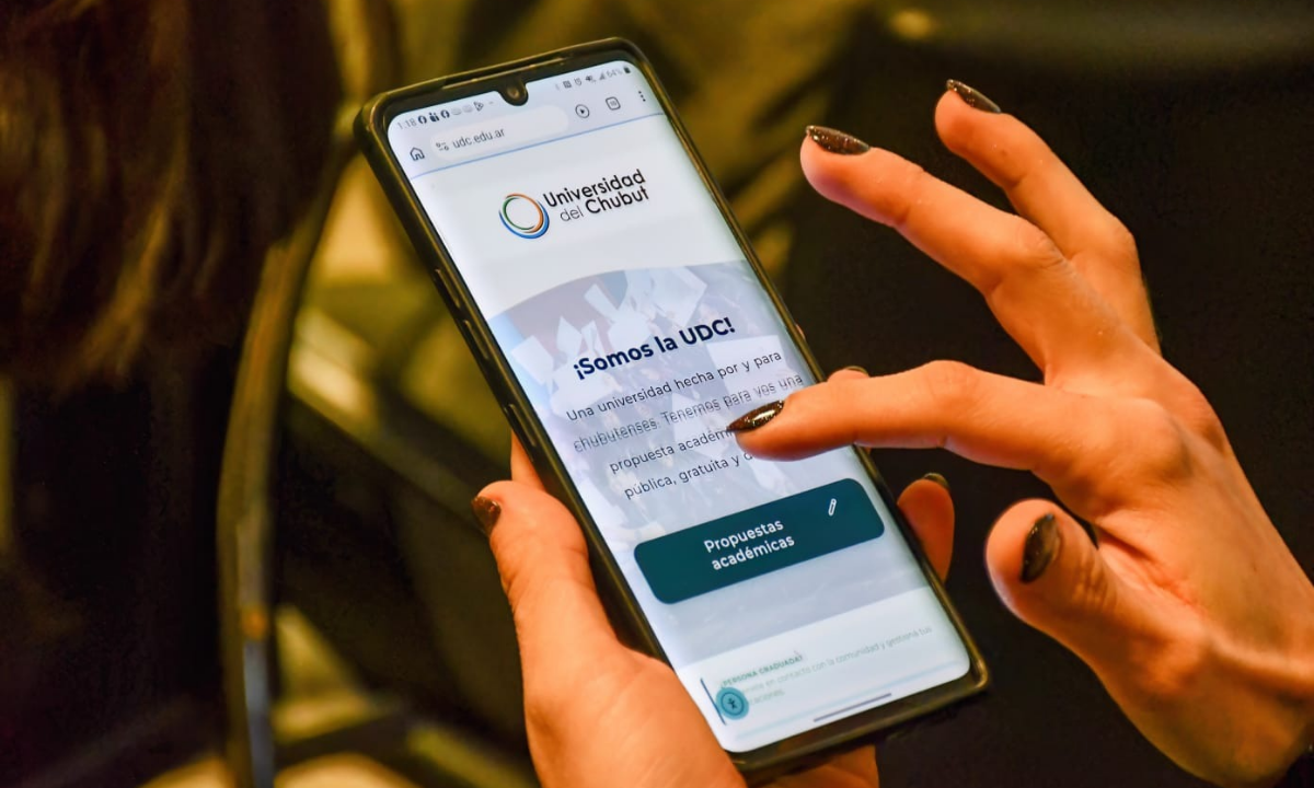 La Universidad del Chubut presentó el nuevo portal web institucional