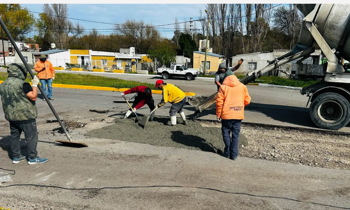 Bacheo con hormigón: Obras Públicas intervino distintos sectores de Rawson