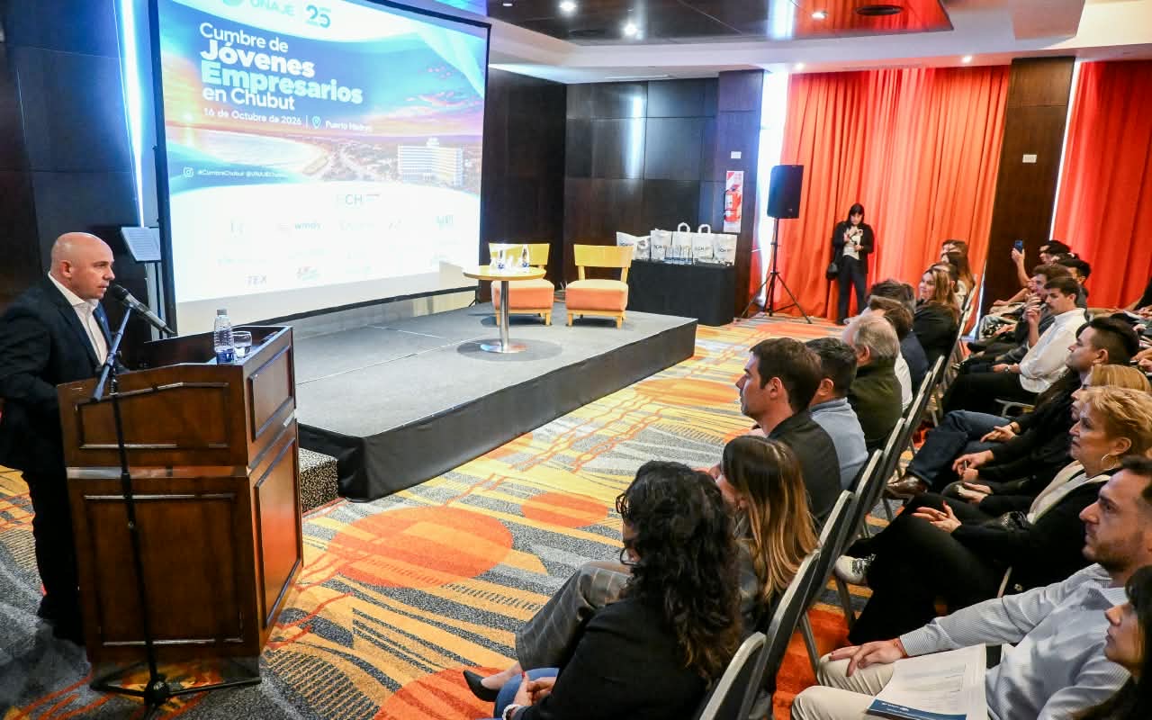 Sastre recibió a jóvenes empresarios de todo Chubut en Puerto Madryn