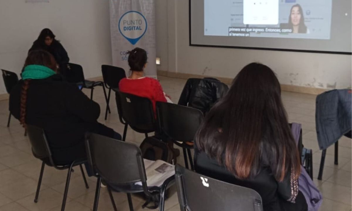 Nutriendo Futuro 2.0 avanzó con una capacitación en alfabetización digital para sus beneficiarias