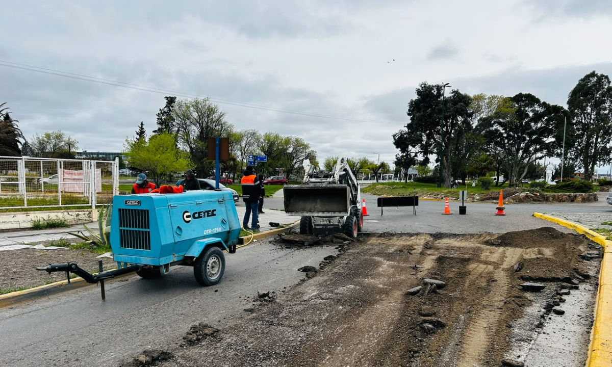 Comenzó la reparación de la avenida Antártida Argentina entre Gregorio Mayo y 25 de Mayo