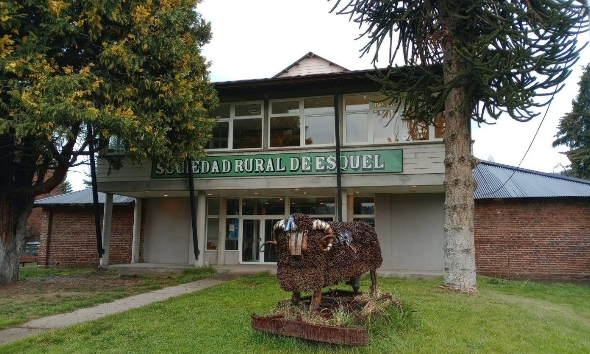 La Sociedad Rural de Esquel le reclamó a Producción por la faena, el agua y la burocracia