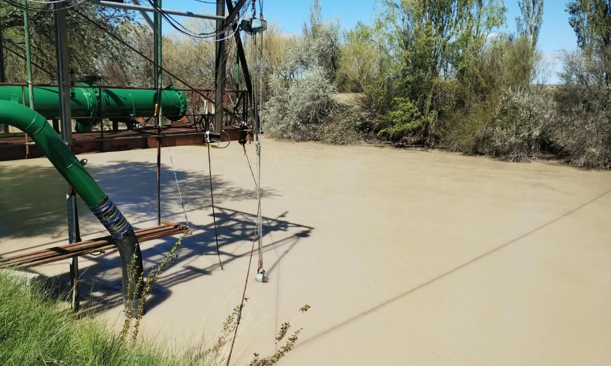 Rawson registra alta turbiedad en el río Chubut y advierten posibles bajas de presión de agua