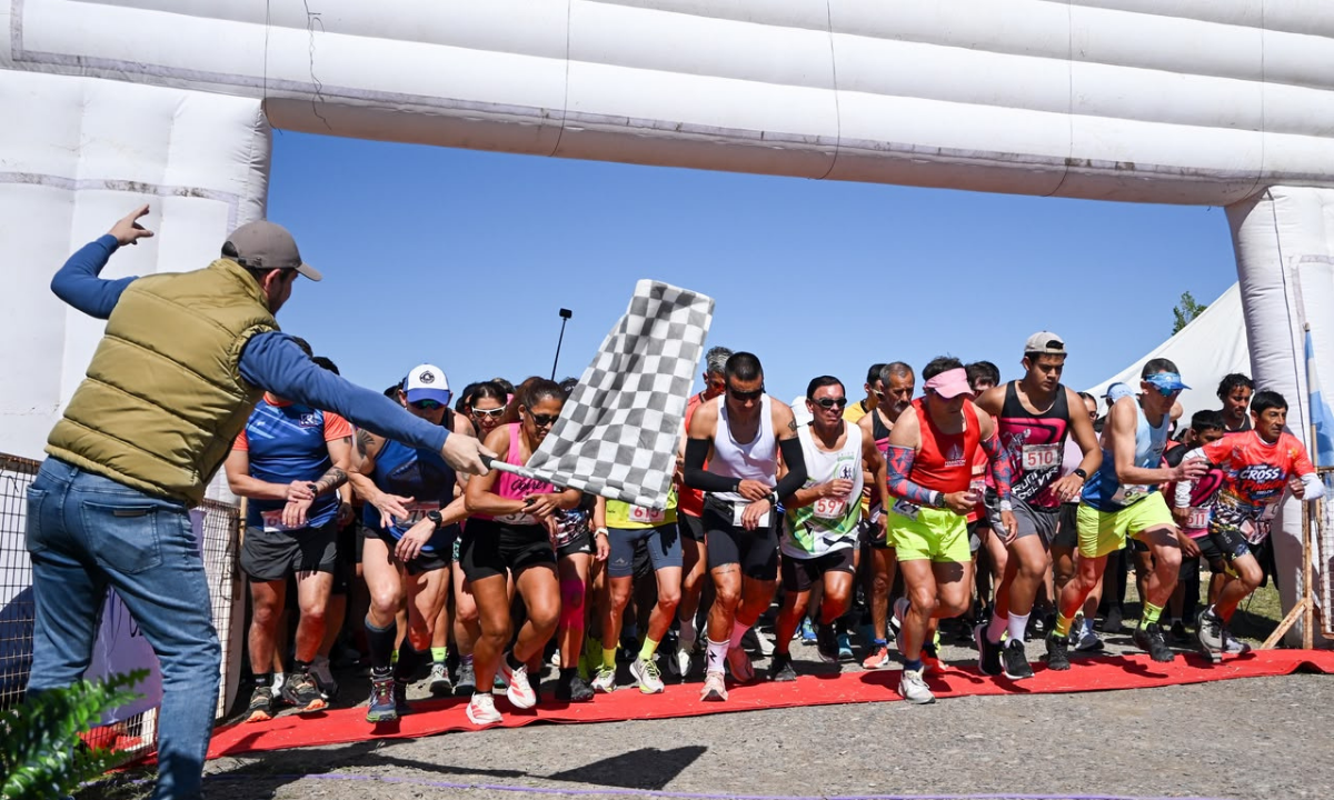 Más de 300 participantes en la 2.ª edición del Cross del Pingüino por el aniversario de Trelew