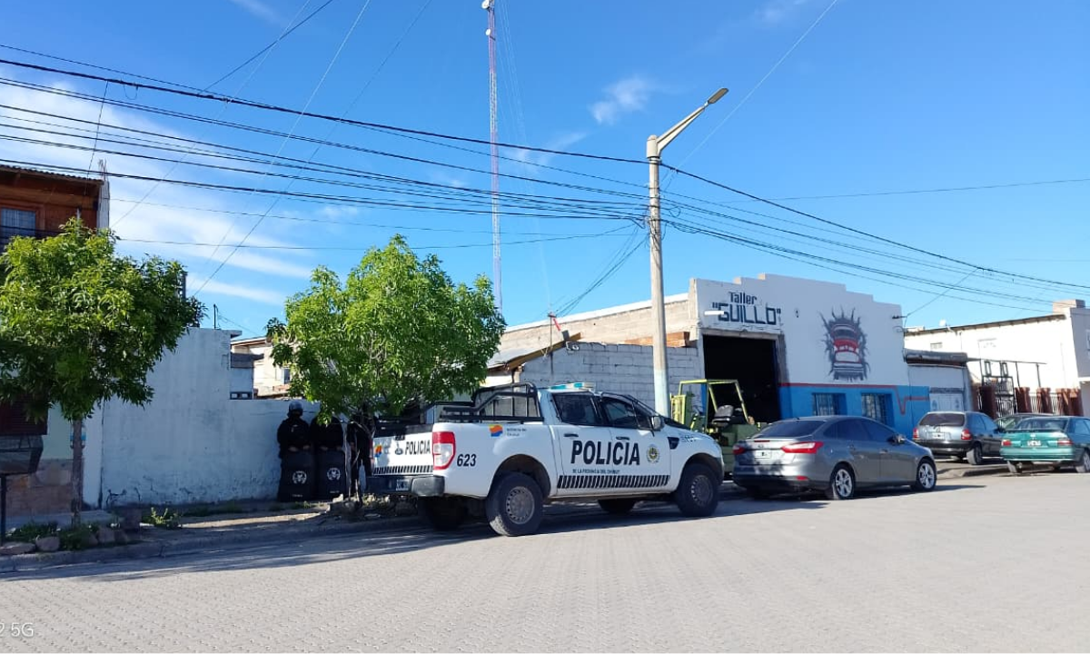 Realizaron allanamientos en Trelew por un violento robo a un comercio de Santa Cruz