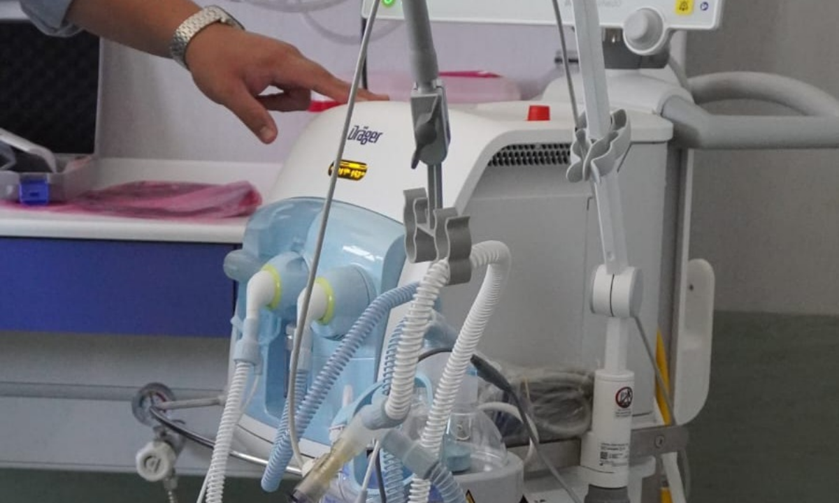 El Hospital “María Humphreys” incorporó un respirador de última generación para fortalecer la atención neonatal de alta complejidad